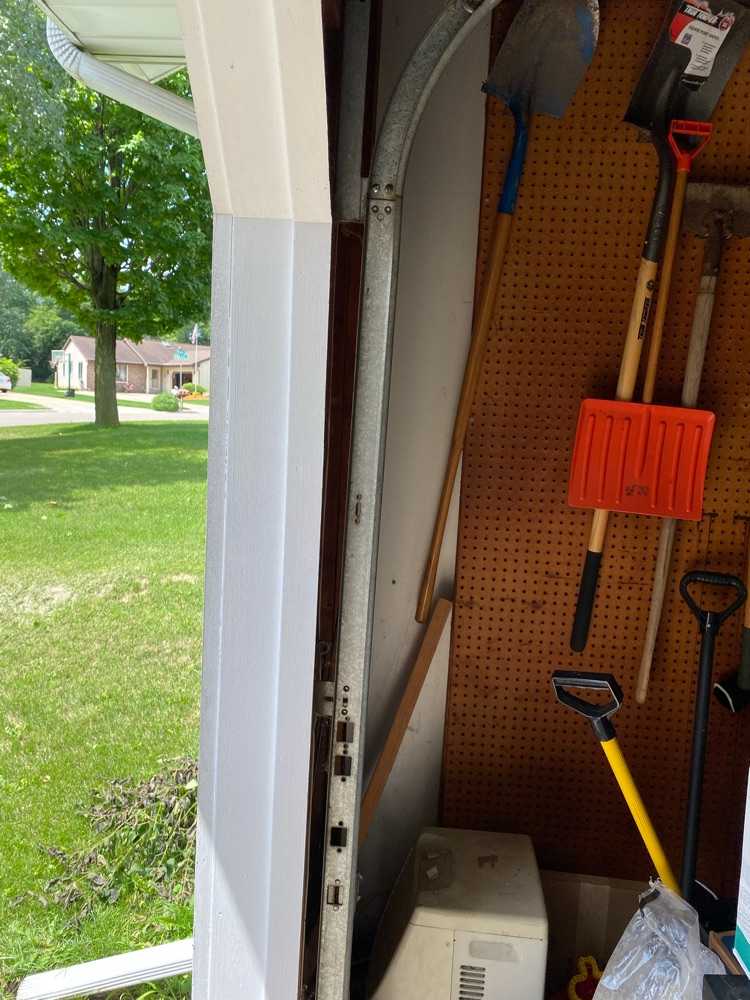 Garage Door Service Garage Door Maintenance Garage Door Repa Garage Door Maintenance Davenport, IA
