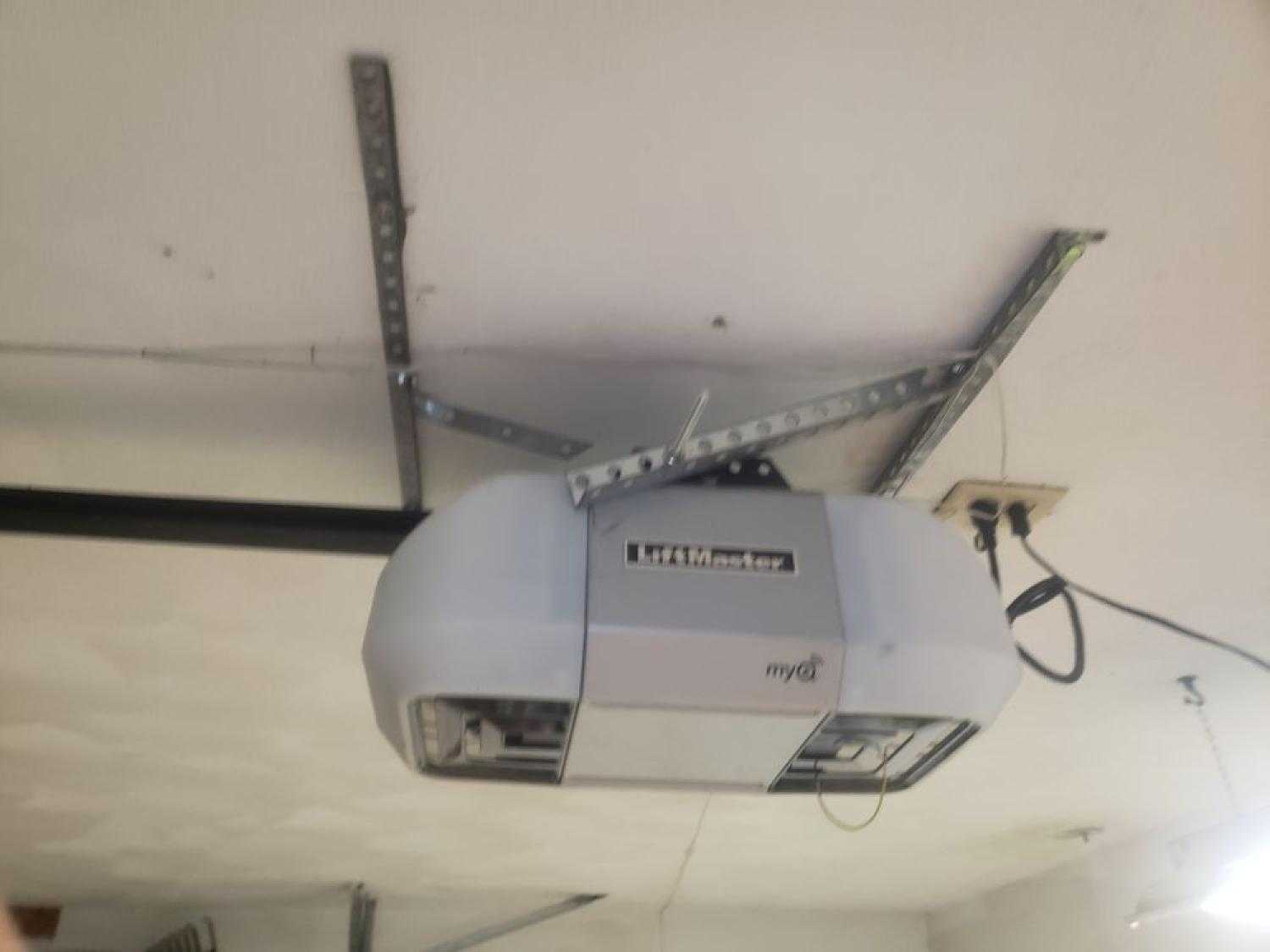 loud garage door Garage Door Maintenance garage door repair near me garage door service garage door tune up near me Garage Door Maintenance 30th Ave, East Moline, IL